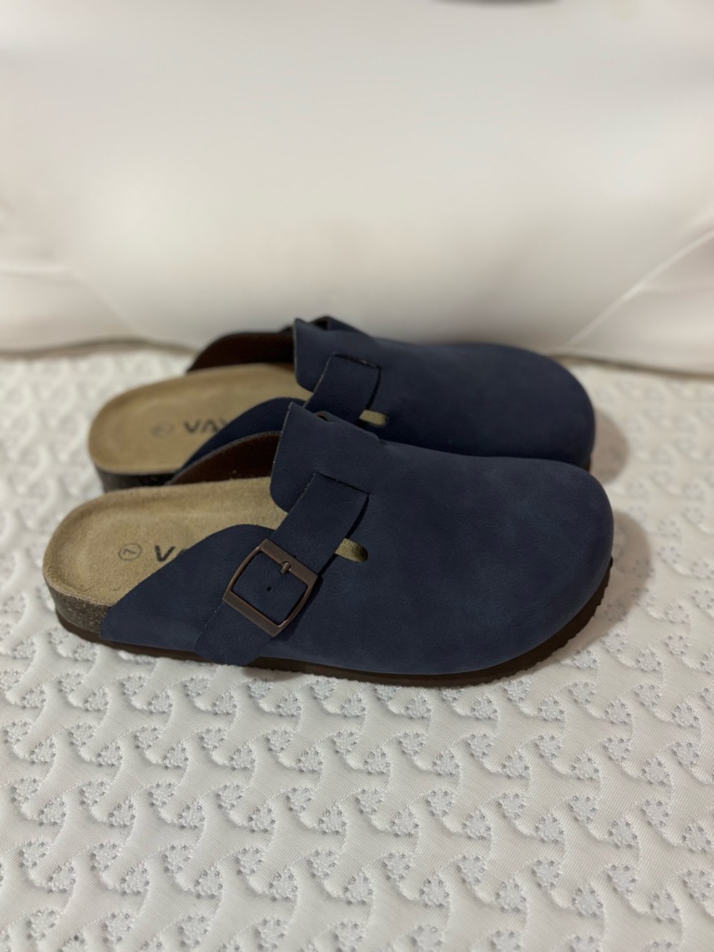 Slip-on Clogs - Picture 3 of 5